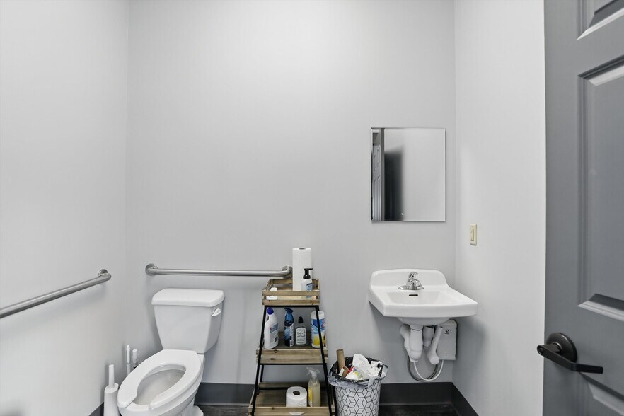 More Photos Of 164 E Jefferson St, Franklin Office For Sale