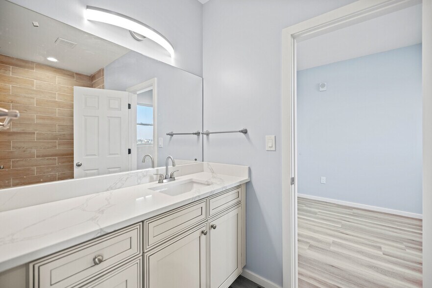 More Photos Of 1916 15th St SE, Washington Apartments For Sale