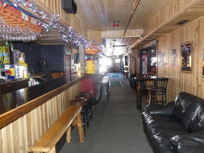 More Photos Of 304 E Lake St, McCall Bar For Sale