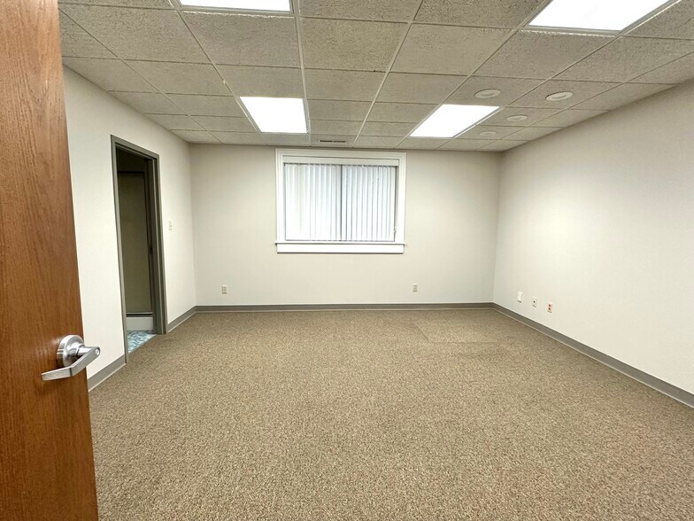 More Photos Of 55 E 86th Ave, Merrillville Office For Sale