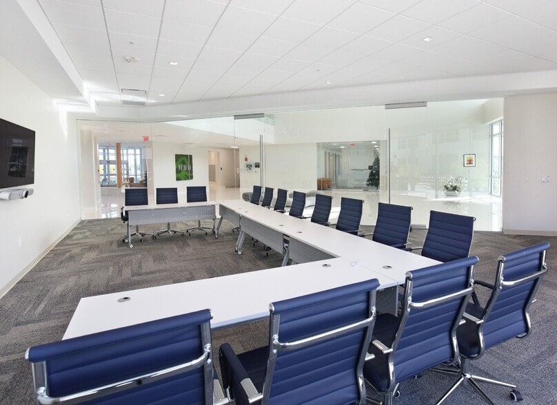 More Photos Of 8560 Belleview Dr, Plano Unknown For Lease