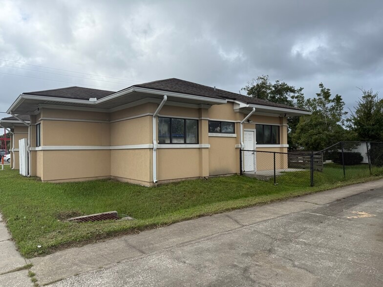 More Photos Of 6531 103rd St, Jacksonville Medical For Sale