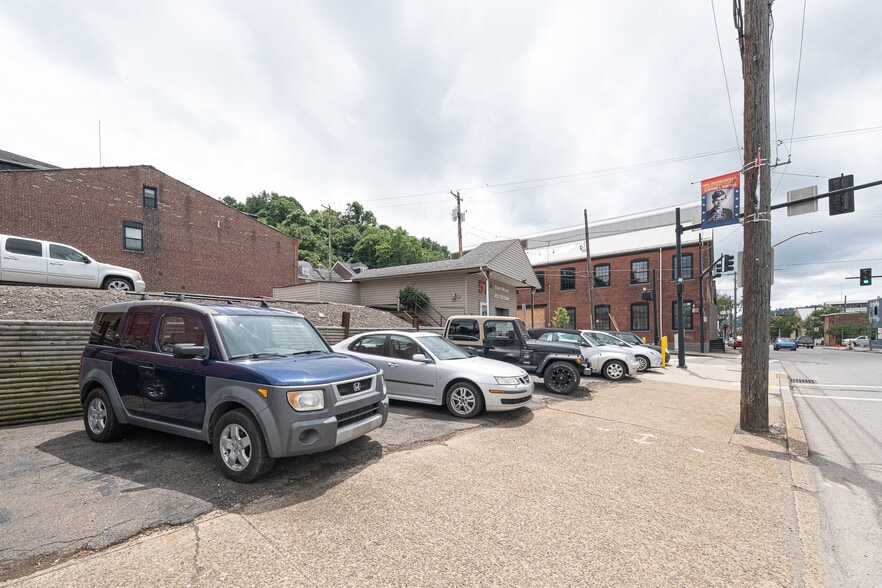 More Photos Of 5700 Butler St, Pittsburgh Auto Dealership For Sale