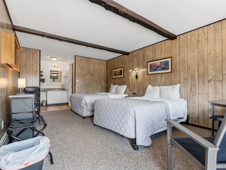 More Photos Of 16154 US 63 Hwy, Hayward Hotel For Sale