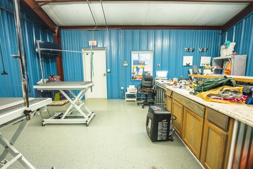 More Photos Of 19462 Lee Hwy, Abingdon General Retail For Sale