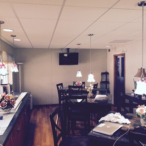 More Photos Of 56495 Grand River Ave, New Hudson Warehouse For Lease