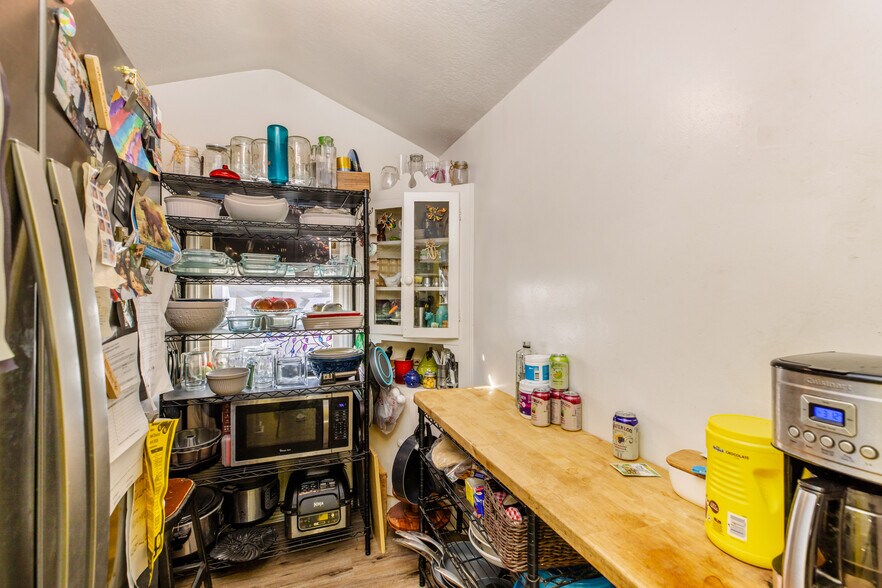 More Photos Of 1117 Mira Mar Ave, Long Beach Apartments For Sale