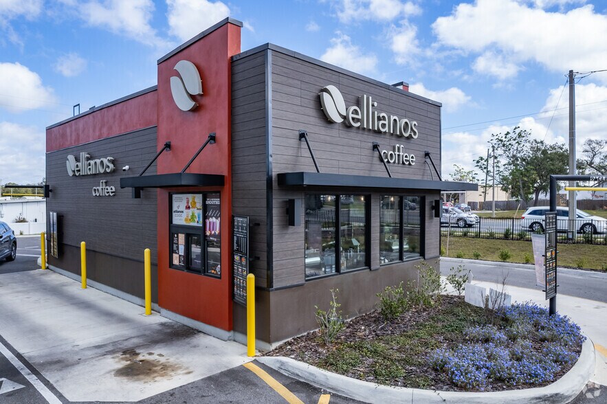More Photos Of 2520 S Bay St, Eustis General Retail For Sale