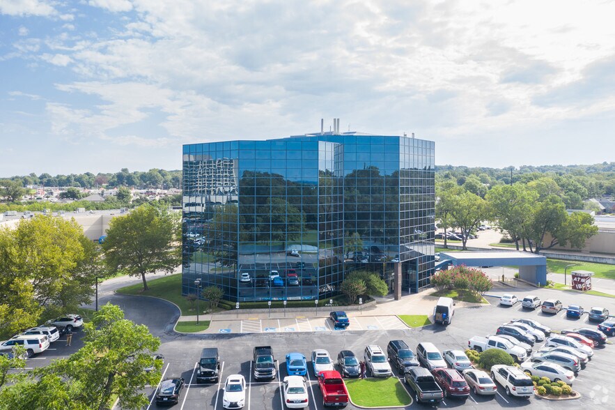 More Photos Of 2250 E 73rd St, Tulsa Office For Lease