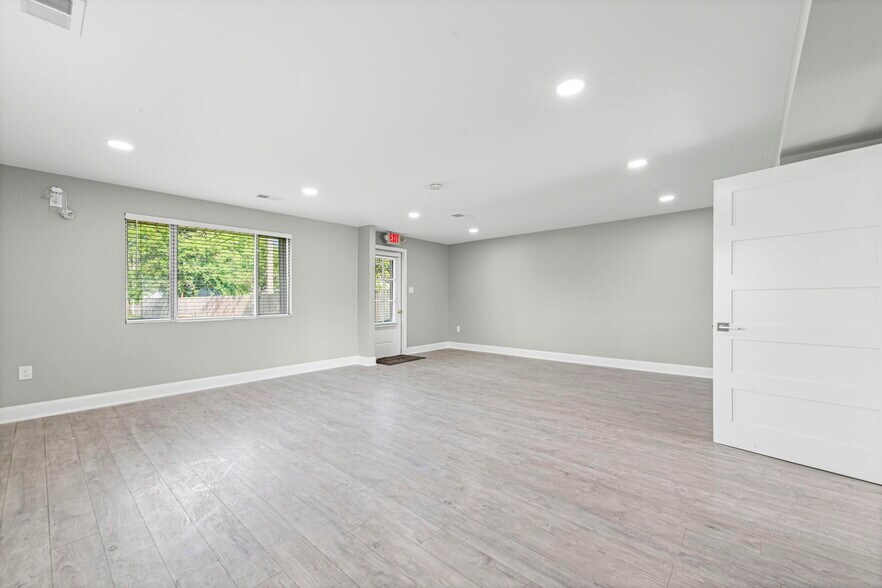 More Photos Of 3236 Rochester Rd, Troy Freestanding For Lease