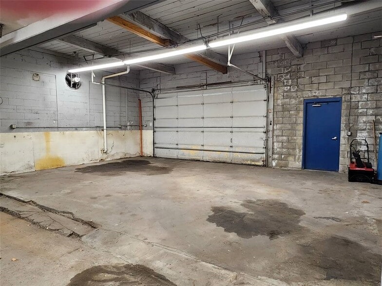 More Photos Of 433 Broadway, Pawtucket Light Distribution For Sale