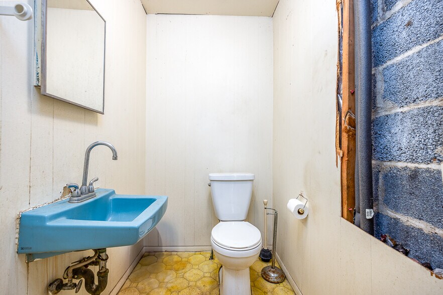 More Photos Of 80 S Main St, New City Storefront Retail Residential For Sale