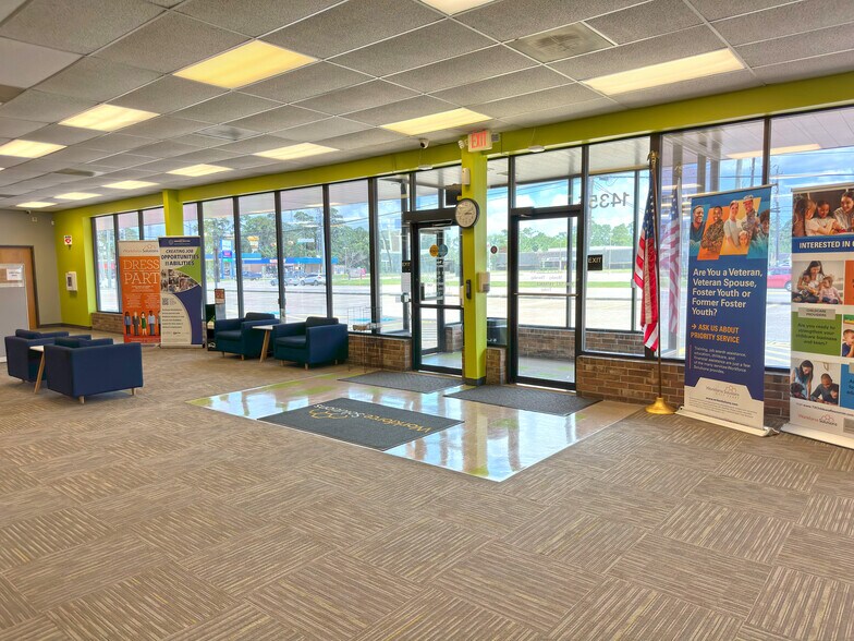 More Photos Of 14355 Wallisville Rd, Houston Office For Lease