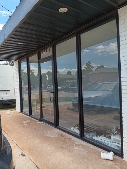 More Photos Of 4201-4205 N Macarthur Blvd, Oklahoma City Freestanding For Lease