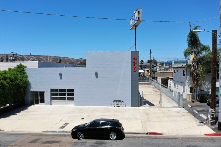More Photos Of 4430 Vandever Ave, San Diego Warehouse For Lease