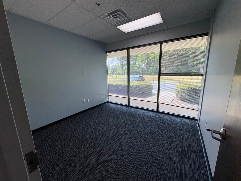 More Photos Of 5240 Snapfinger Park Dr, Lithonia Light Distribution For Lease