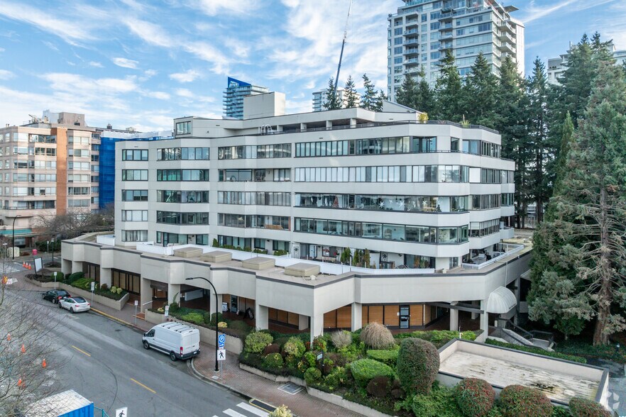 More Photos Of 1480 Foster St, White Rock Apartments For Lease