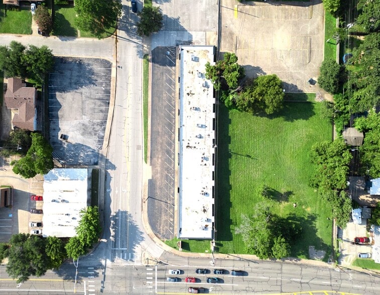 More Photos Of 1012 N Davis Dr, Arlington Storefront For Lease