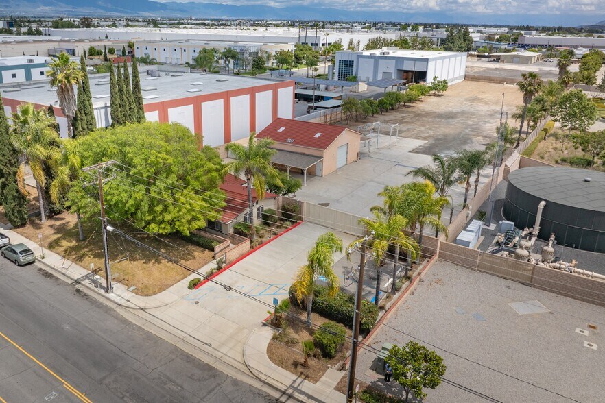 More Photos Of 2023 S Bon View Ave, Ontario Industrial For Sale