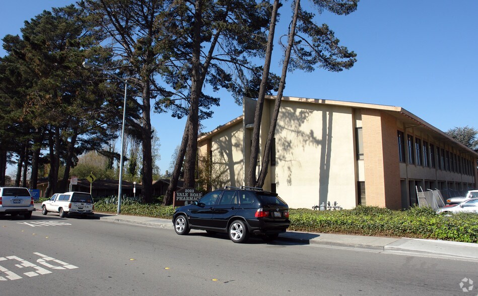 More Photos Of 2023 Vale Rd, Richmond Medical For Sale