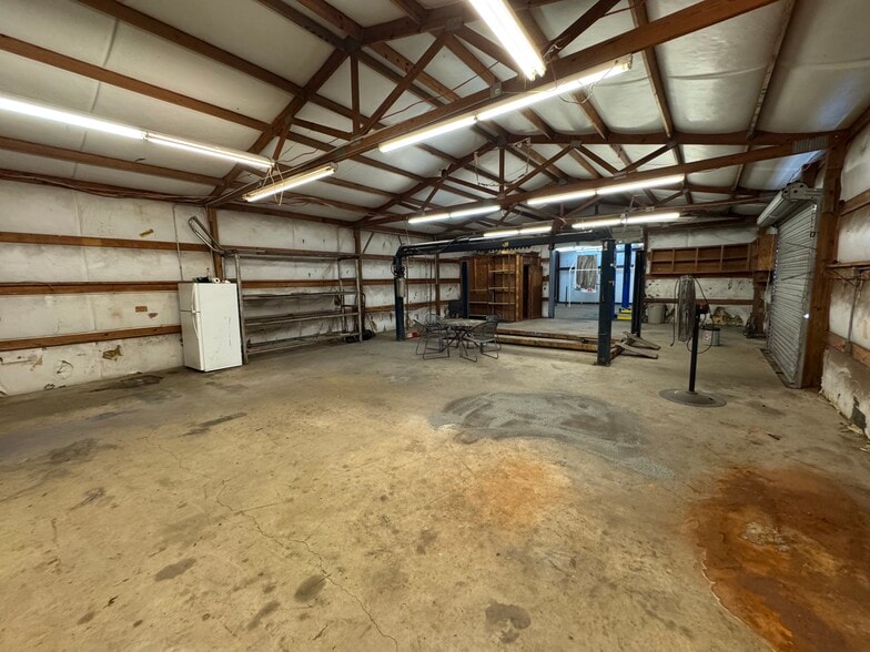 More Photos Of 15083 Highway 155 S, Tyler Warehouse For Sale