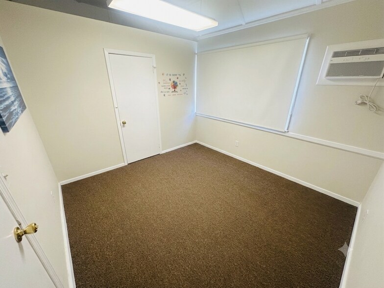 More Photos Of 918 Central Ave, Woodmere Office Residential For Lease