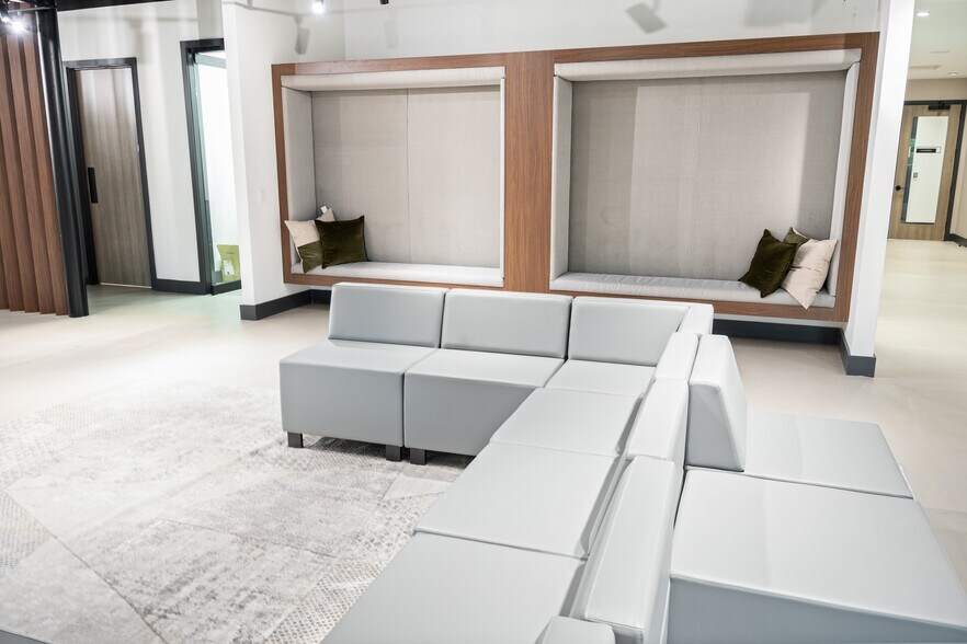 More Photos Of 200-230 Central Ave, Farmingdale Loft Creative Space For Sale