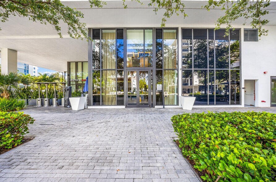 More Photos Of 2980 NE 207th St, Aventura Office Residential For Lease