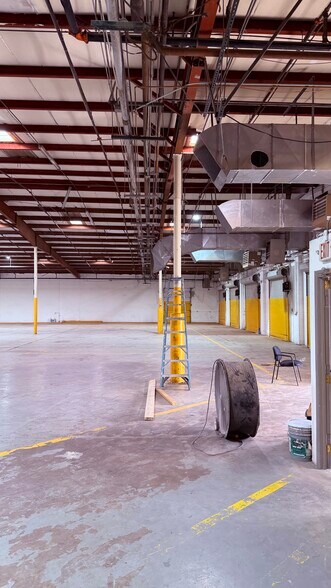 More Photos Of 3517 Frutas Ave, El Paso Manufacturing For Lease