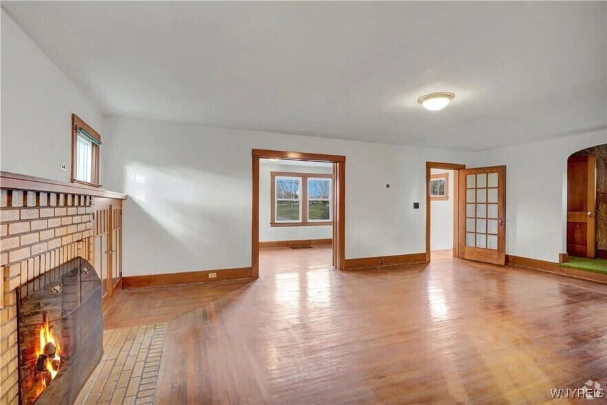 More Photos Of 11725 Big Tree Rd, East Aurora Flex For Sale