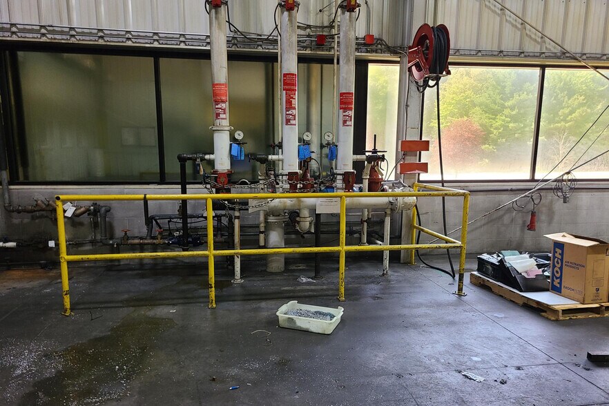 More Photos Of 711 E Porter Rd, Muskegon Manufacturing For Lease