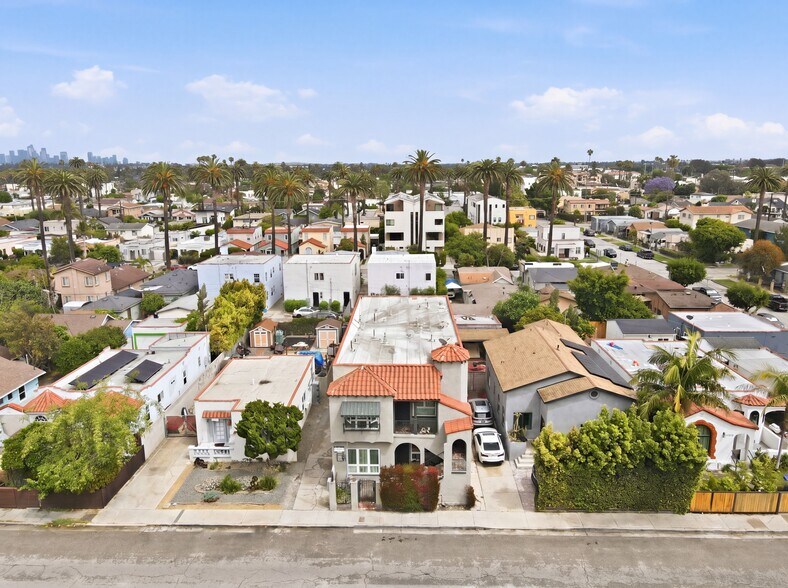 More Photos Of 2744 S Redondo Blvd, Los Angeles Apartments For Sale