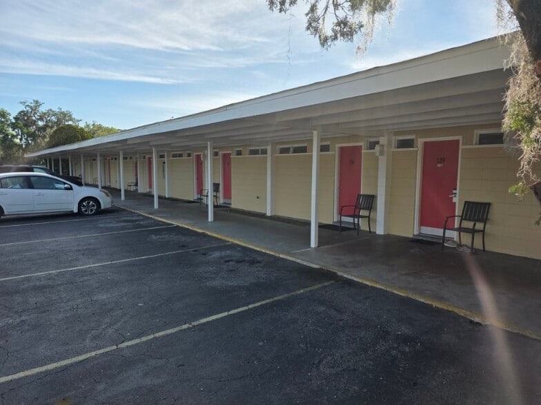 More Photos Of 2900 S Pine Ave, Ocala Hotel For Sale