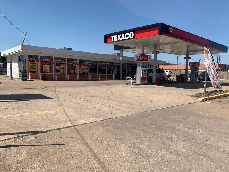 Primary Photo Of 2630 Walnut Hill Ln, Dallas Convenience Store For Sale