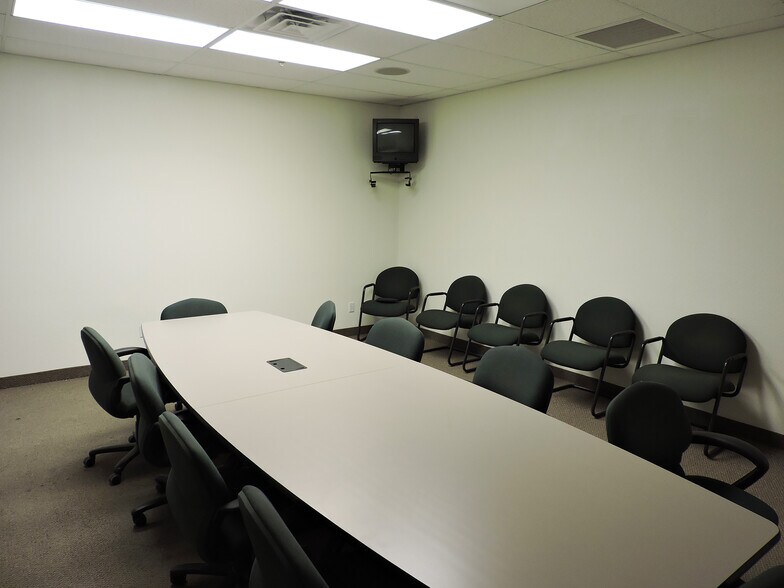 More Photos Of 500 S Willard St, Cottonwood Distribution For Lease