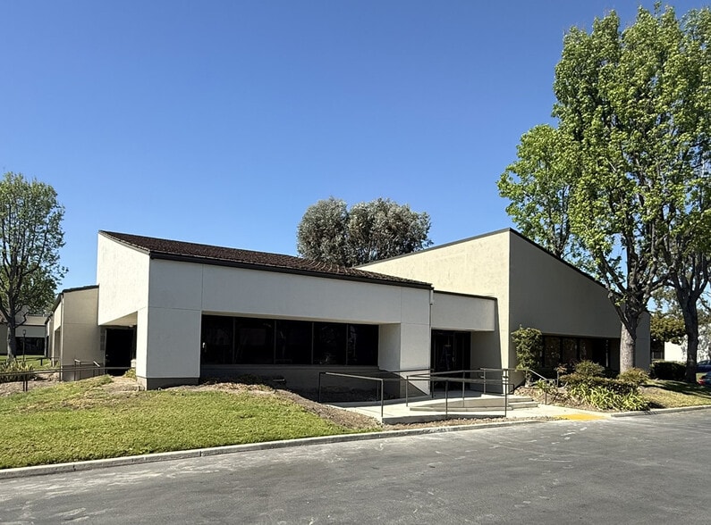 Primary Photo Of 1820 E Deere Ave, Santa Ana Medical For Lease
