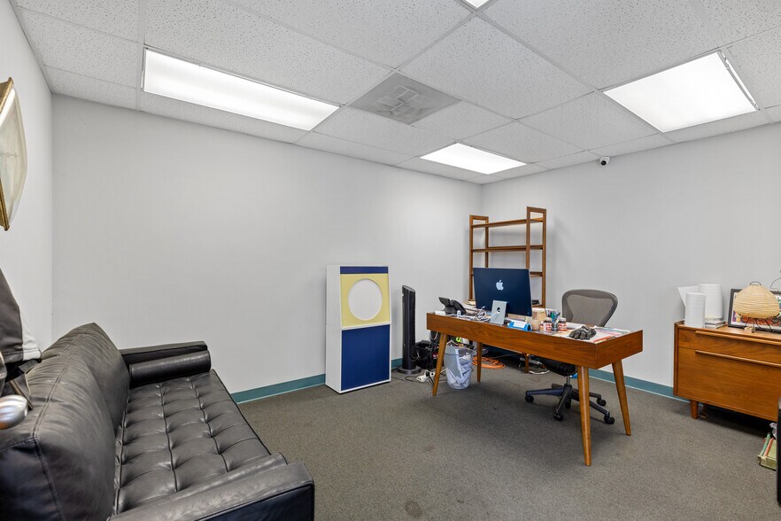 More Photos Of 3606 Asset St, Garland Light Manufacturing For Sale