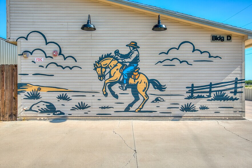 More Photos Of 350 W Avenue L, San Angelo Apartments For Sale