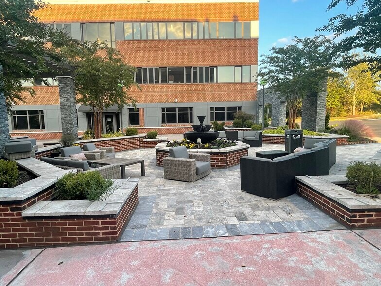 More Photos Of 10530-10550 Linden Lake Plz, Manassas Medical For Lease