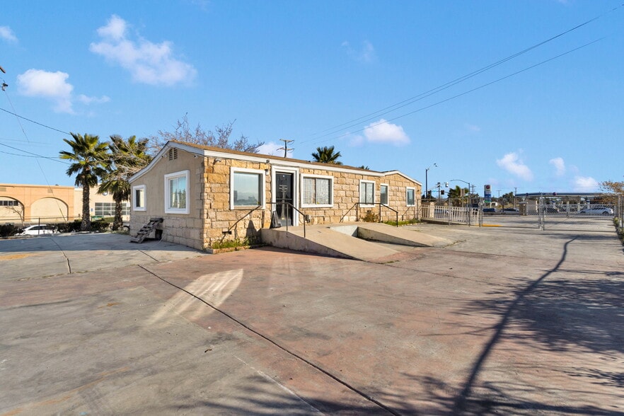 More Photos Of 16088 Outer Bear Valley Rd, Victorville Office For Lease