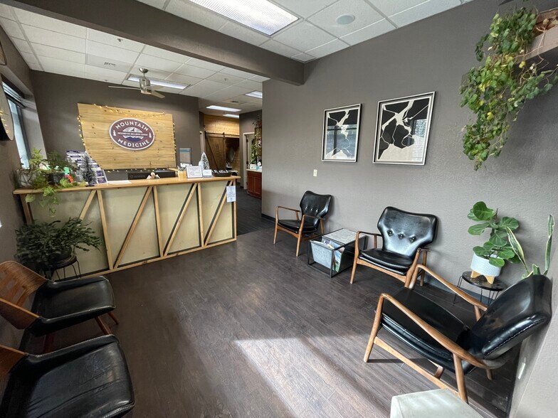 More Photos Of 1585 S Plaza Way, Flagstaff Light Distribution For Lease