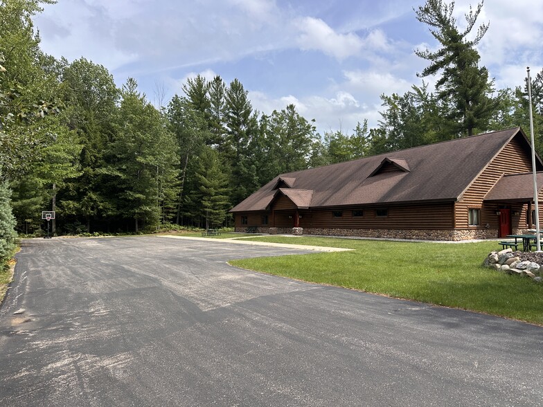 More Photos Of 1499 Business Park Dr, Traverse City Medical For Sale
