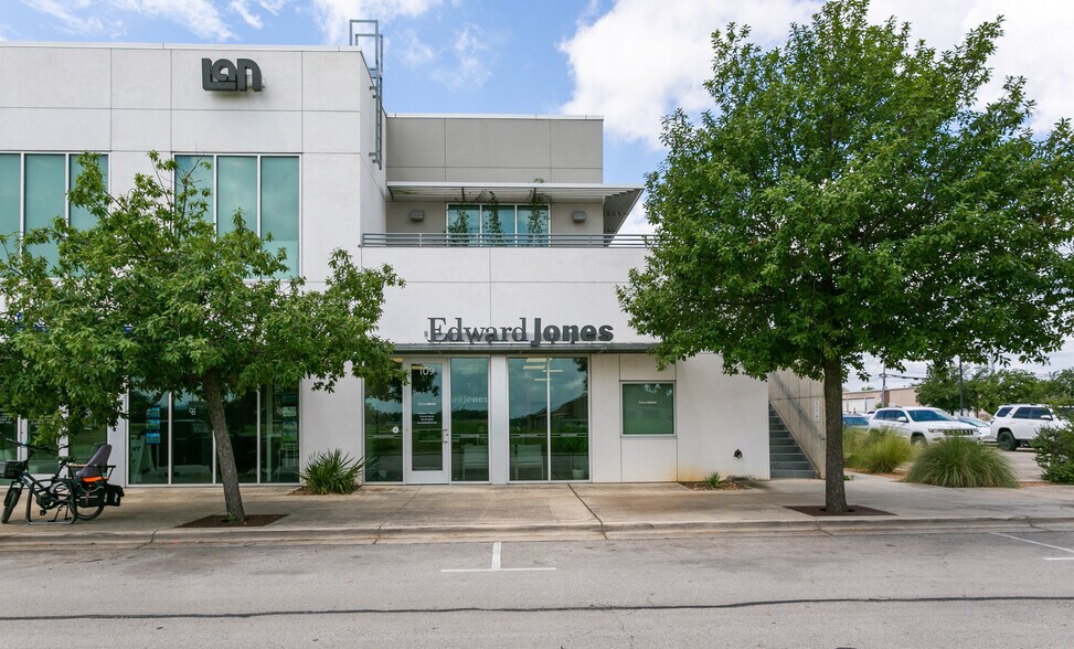 More Photos Of 407 Stagecoach Trl, San Marcos Unknown For Lease