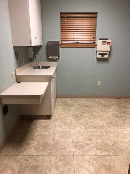 More Photos Of 2450 Emerald Pl, Greenville Medical For Lease