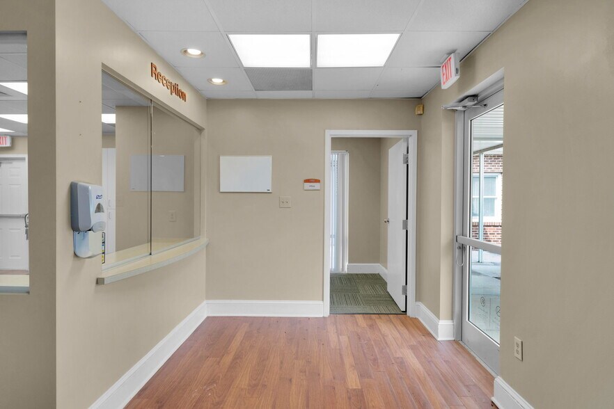 More Photos Of 1201-1203 Colonial Commons Ct, Lancaster Medical For Lease