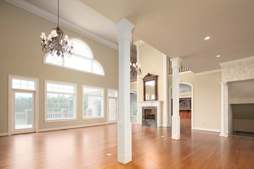 More Photos Of 4664 Lexington Rd, Winchester Specialty For Sale