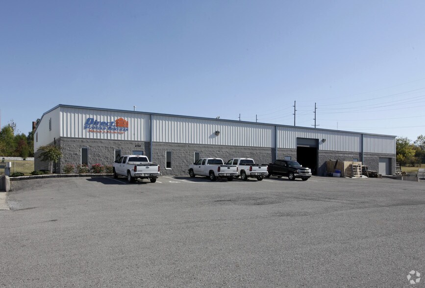 More Photos Of 6750 Centennial Blvd, Nashville Warehouse For Lease