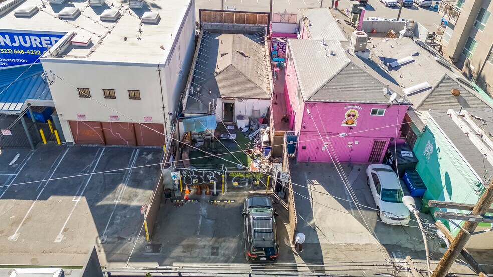 More Photos Of 2013 Ocean Front Walk, Venice Storefront For Sale
