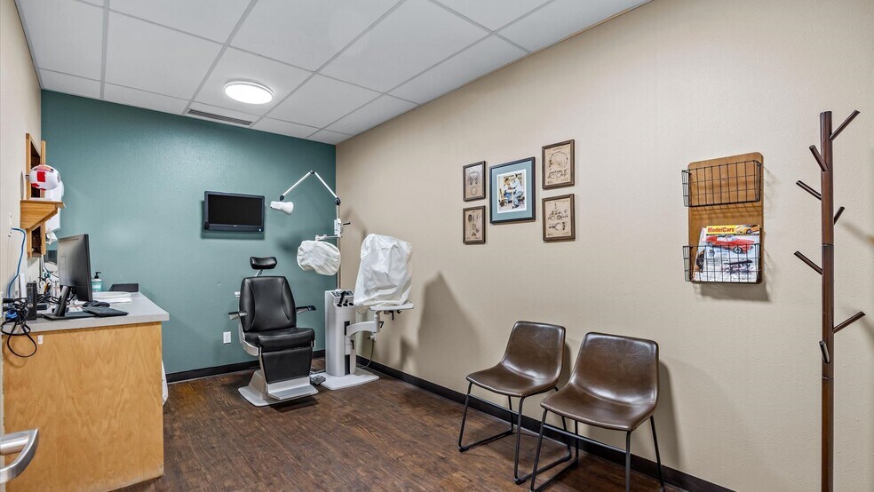 More Photos Of 2737 Crossroads Blvd, Grand Junction Office For Sale