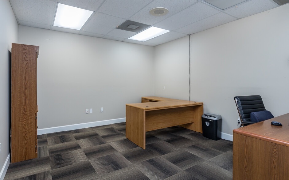 More Photos Of 150 Pondella Rd, North Fort Myers Medical For Sale